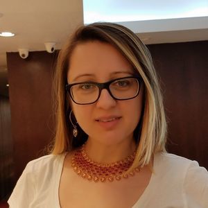 Meet your Posher, Anca